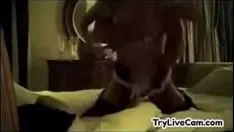Afspelen Blonde getrouwde vrouw wordt geneukt op tryendurecam.com