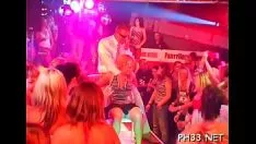 تشغيل تستقبل الخوادم التي لم تنته ليمارس الجنس معها