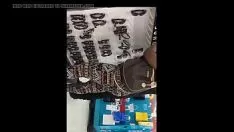 播放 肮脏的钱偷偷摆弄