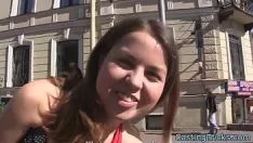 Reproduzir O neófito de moldagem é espancado pela bunda
