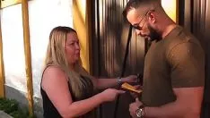 Oynat Novinha aşırı korumasının şampiyonunu becerdi
