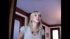 Abspielen Bursche, tu mir einen Gefallen, fick die Missy bunt