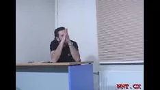 Jouer Bosomy russe truelove endure exécute la défaite de python assis