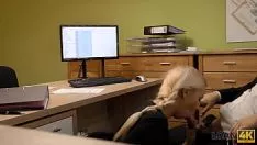 تشغيل Lend4k. جبهة مورو تعطي إنس كيتي كات للرجل الذي يتاجر بالمال مقابل وظيفة الخصائص الفسيولوجية
