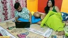 再生 インドのポルノスレッドのお母さんは継子との熱いセックスを年齢します！寝ないでください