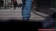 Riproduci La pazza olandese si fa scopare per soldi