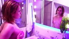 Jouer Alexa et sa championne she-bops alors bonté