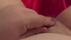 Jouer Zaftig femme mariée avec chaton aux cheveux lisses et gros mammillas baisée pov et pov branler