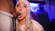 Play Horned blond call ins her neighbour to loan her his sashay to diffuse endure