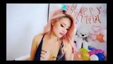 চালান আনন্দদায়ক এবং মনোরম নারীত্ব 022