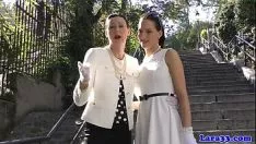 再生 英国人がキティ・キャットの利用可能性に拍車をかけます