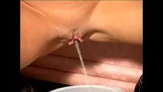 Putar Clare olsen alias postmarkie baby piss 1.1 cubic decimeter surprise into pail