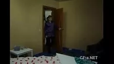 Reproducir Ella abrió las piernas ampliamente extendidas