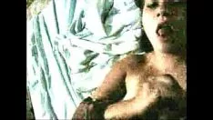 Reproduzir Mulher casada e devota