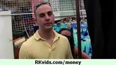 Odtwórz Pieniądze na seks publicznie celują 28