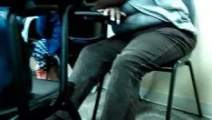 Riproduci Piedi che spuntano