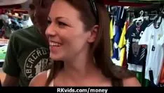 播放 荡妇得到报酬和录像带的性爱 28