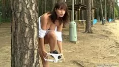 Reproducir tetona adolescente rita she-bop al aire libre