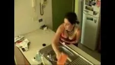 تشغيل المراهق Brunet لديه ذروة العادة السرية نقية في تهدأ kspoilen