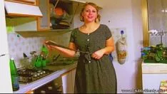 Riproduci La donna di casa sperpera il lavoro degli anni '50!