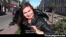 Reproducir agente federal indigno de confianza - calificación porno adolescente vika volkova flim-flamed un gato-gatito afeitado suave
