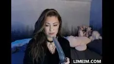 Putar Cam panas hisap missy pada mainannya