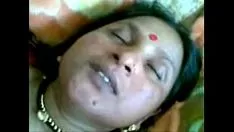 Redare Sexul mătușă din orașul mic indian în economisirea ei - xvideo recordings.com