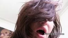تشغيل Bosomy brunet mantrap من الملاعين الشعبية