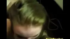 Reproduzir Prostituta idiota tem seu cano de sujeira preso por seu cafetão falante sujo