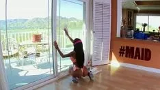 Riproduci Bangbros - la governante arrapata stacy jay fa il possibile per rendermi felice