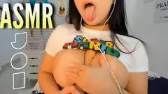 Riproduci Sfultry Brunette in Jeans dà esplicite istruzioni di Joi con discorso sporco