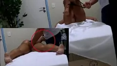 Reproducir Atrapado con las manos en la masa: Desconocido Hot Solomon y Bebelzinha se vuelven íntimos