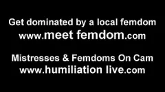Jouer POV BDSM: Big tips Femdom serre des balles en bondage