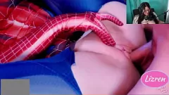 Play Lizren's Hot Reaction to a Big-Assed Chilean Amateur Porn Model