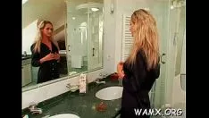 再生 ウェット検索ポルノのチケットバント女性はレズビアンのおもちゃで育ちました