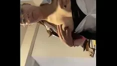Oynat Karlita cogiendo bir su jefe con değişmez