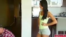 تشغيل مراهقة معتدلة titunited تحصل على ساشاي حتى حفرة لها