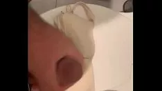 Odtwórz Sperma na mojej bbw mężatki intymnej odzieży z biustonoszem