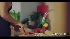 Redare O jucărie adolescentă majoritară nesățioasă este stinsă de lovitură fierbinte